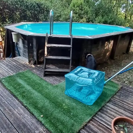 Prázdninový dům Maison Au Calme Avec Piscine 6 A 8 Personnes *