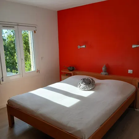 Maison Au Calme Avec Piscine 6 A 8 Personnes Σπίτι διακοπών *